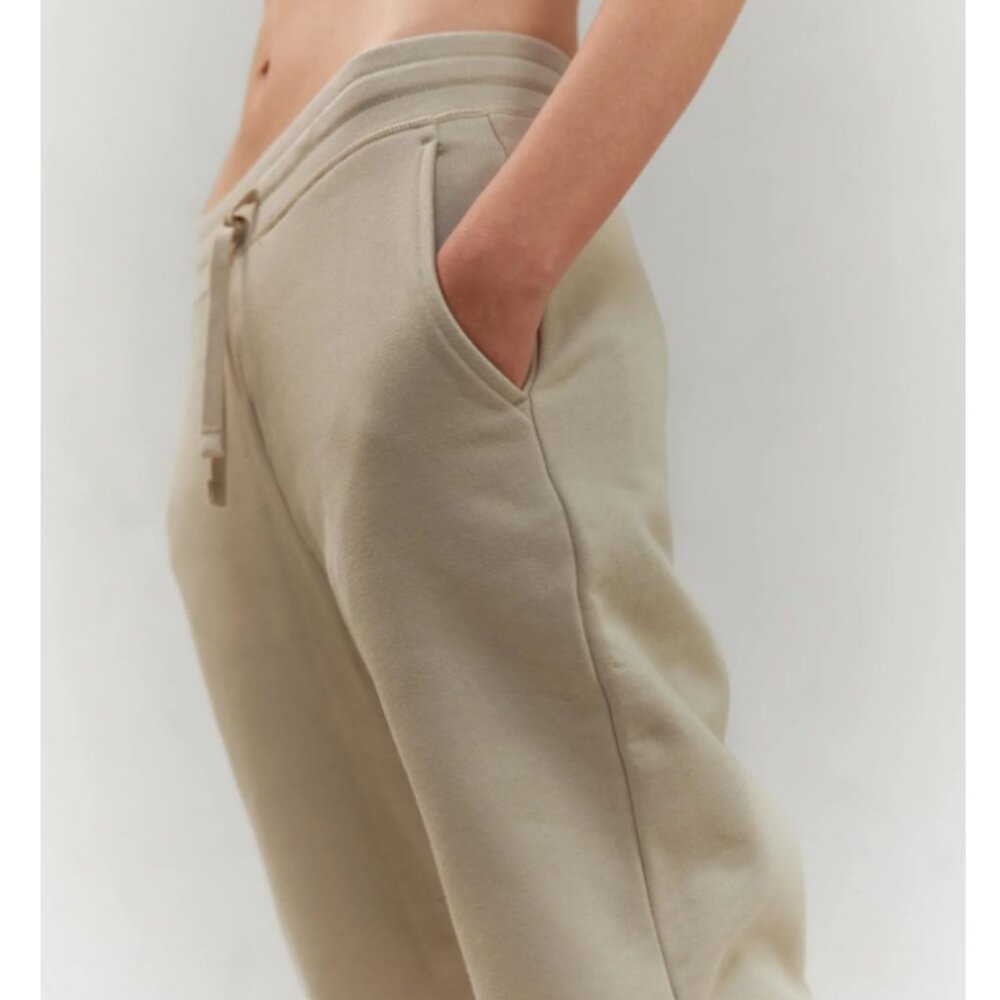 Girlfriend Everyone Mid-Rise Jogger Sweatpants in Feather